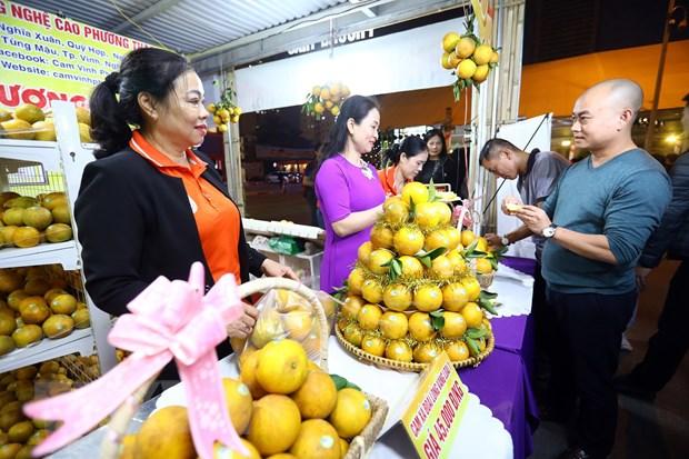 Tham dự Tuần lễ năm nay có gần 90 gian hàng trưng bày giới thiệu các sản vật của tỉnh PG88 go Bắn cá. (Ảnh: Huy Hùng/TTXVN)