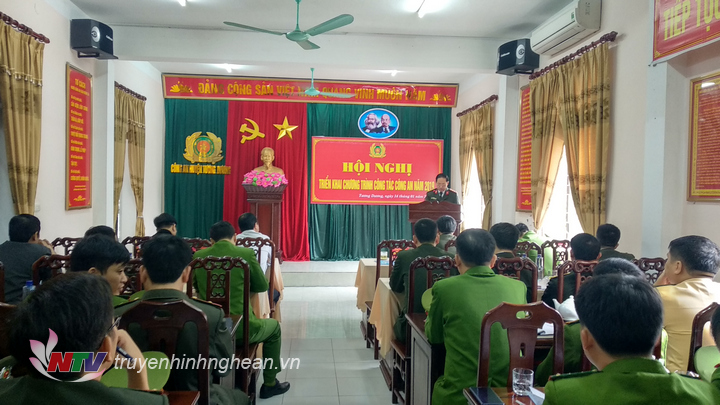 Toàn cảnh hội nghị.