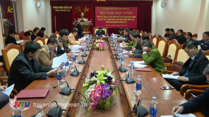 Toàn cảnh hội nghị.