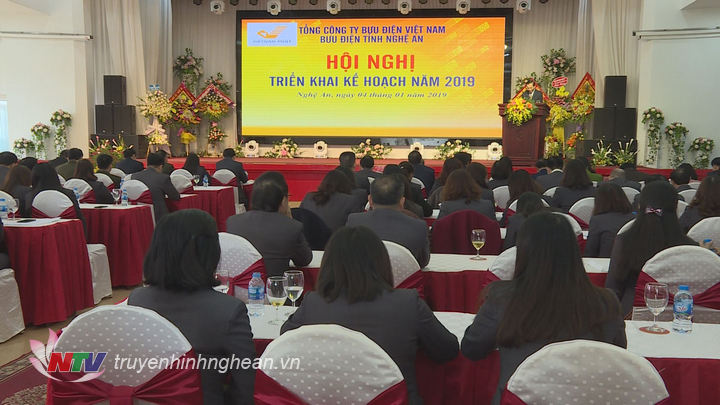 Toàn cảnh hội nghị.