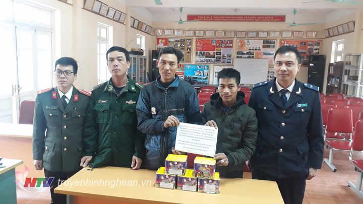 Các đối tượng và tang vật bị thu giữ tại cơ quan điều tra.