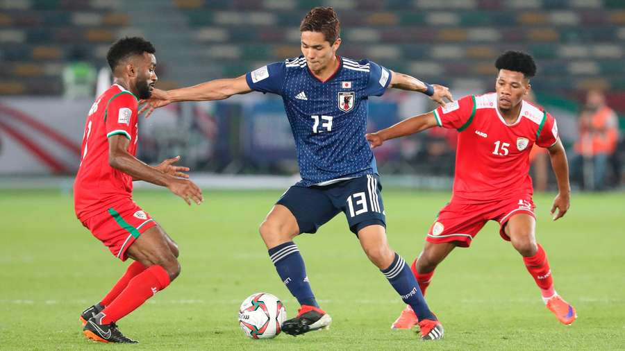 Yoshinori Muto (Nhật Bản). Tiền đạo của Newcastle gỡ hòa cho Nhật Bản trong trận thắng Uzbekistan 2-1. Đây là trận đấu HLV Hajime Moriyasu không tung đội hình mạnh nhất nhưng Nhật Bản vẫn giành ba điểm nhờ những ngôi sao đang thi đấu ở châu Âu như Muto hay Takashi Inui.