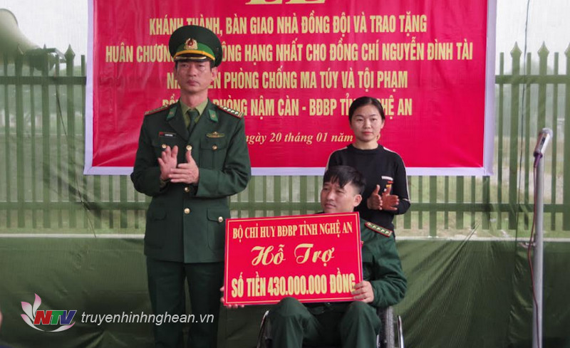 Trao hỗ trợ xây dựng nhà ở cho Đại úy 