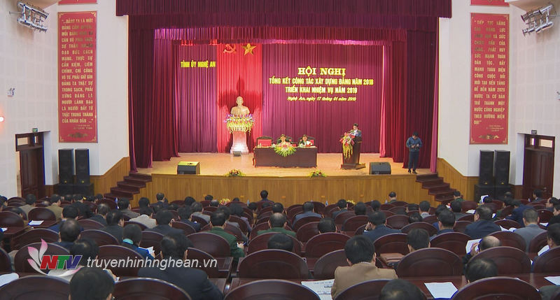 Toàn cảnh hội nghị.