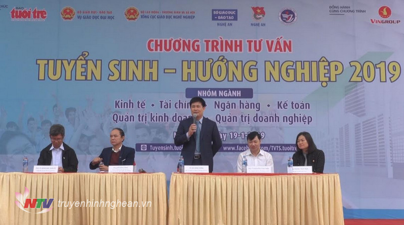 Nhiều chuyên gia đến từ