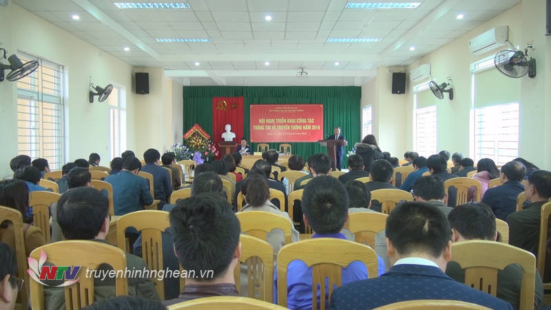 Toàn cảnh hội nghị.