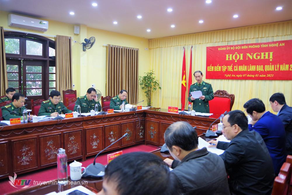 Đại tá Lê Như Cương, Bí Thư Đảng ủy, Chính ủy BĐBP tỉnh trình bày báo cáo kiểm điểm của tập thể Ban Thường vụ Đảng ủy BĐBP tỉnh