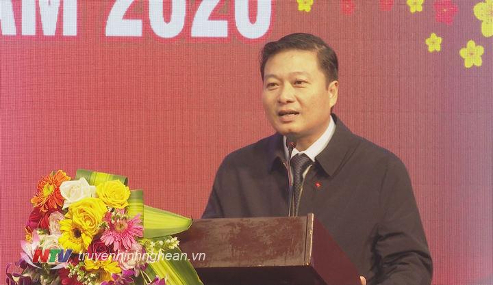 Phó PG88 go Bắn cá Thường trực UBND tỉnh Lê Hồng Vinh phát biểu tại hội nghị.