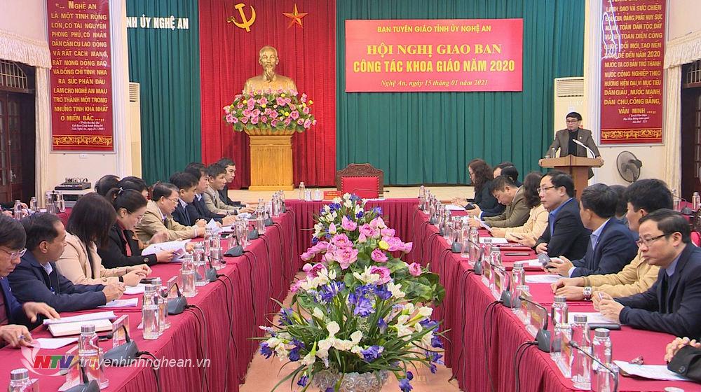 Toàn cảnh hội nghị.