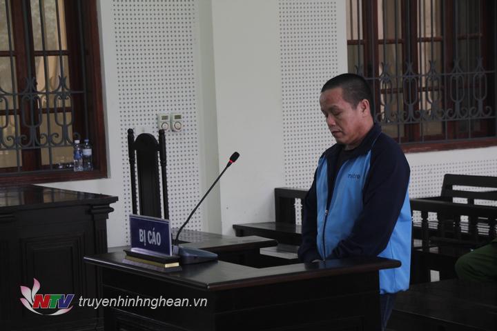 Bị cáo Vừ Chồng Nênh tại tòa.
