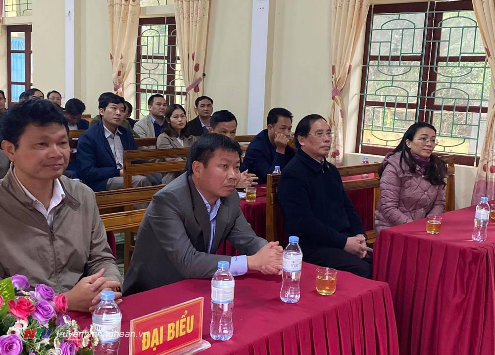 Các đại biểu dự lễ công bố.