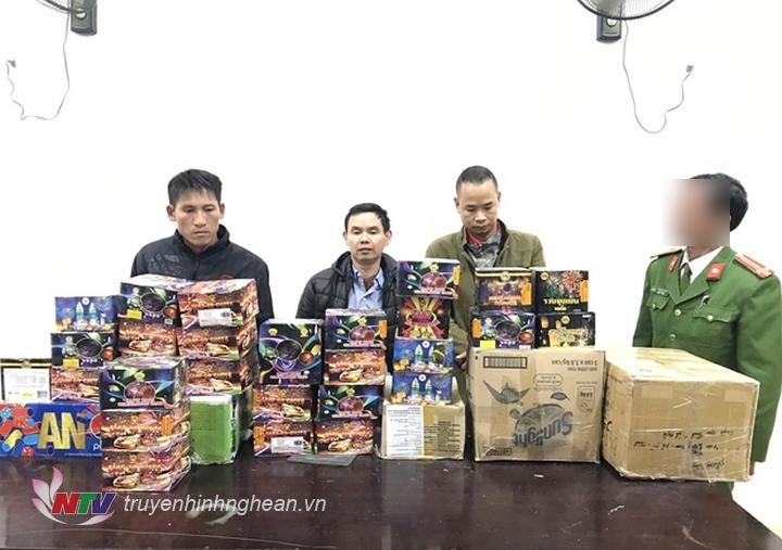 3 trong 4 đối tượng cùng tang vật tại cơ quan Công an