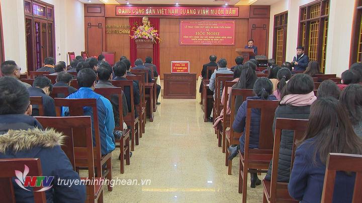 Toàn cảnh hội nghị.