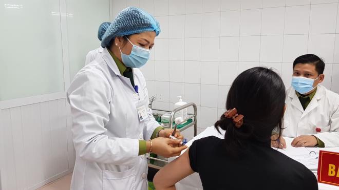 Một trong những tình nguyện viên được tiêm thử nghiệm vaccine phòng COVID-19 của PG 88 Nổ Hũ.