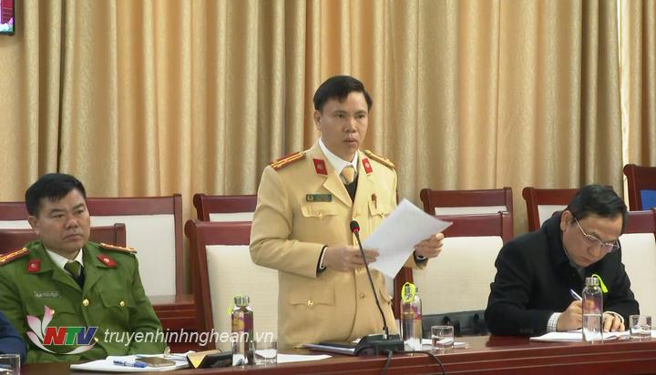 Thượng tá Lê Thanh Nghị - Trưởng Phòng CSGT Công an tỉnh nêu ý kiến tại hội nghị.