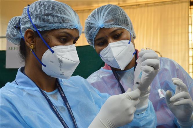 Một điểm tiêm chủng vaccine ngừa COVID-19 tại Bangalore, Ấn Độ, ngày 16/1/2021.