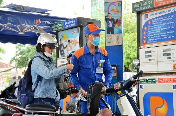 Giá xăng tăng liên tiếp trong các phiên điều chỉnh gần đây.