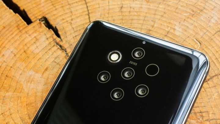 Tuy có đến 5 camera sau nhưng Nokia 9 cũng không sở hữu bất kỳ chế độ chụp ảnh thú vị nào. PureView chưa bao giờ có mục tiêu trở thành camera toàn năng mà chỉ cung cấp chất lượng hình ảnh xuất sắc, ngang ngửa camera truyền thống.