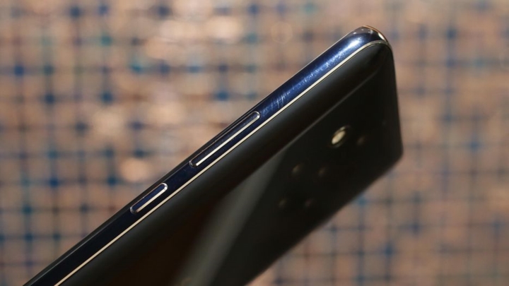 Nokia 9 PureView là smartphone mới nhất của HDM Global, trang bị cụm camera 5 ống kính phía sau.
