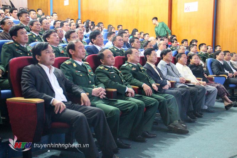 Các đại biểu tham dự chương trình giao lưu.