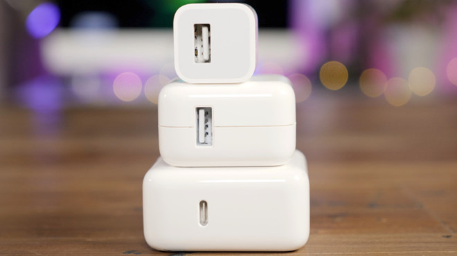 iPhone 2019 có thể vẫn sử dụng cục sạc cũ kỹ, tốc độ chậm chứ không có kèm sạc nhanh theo hộp.