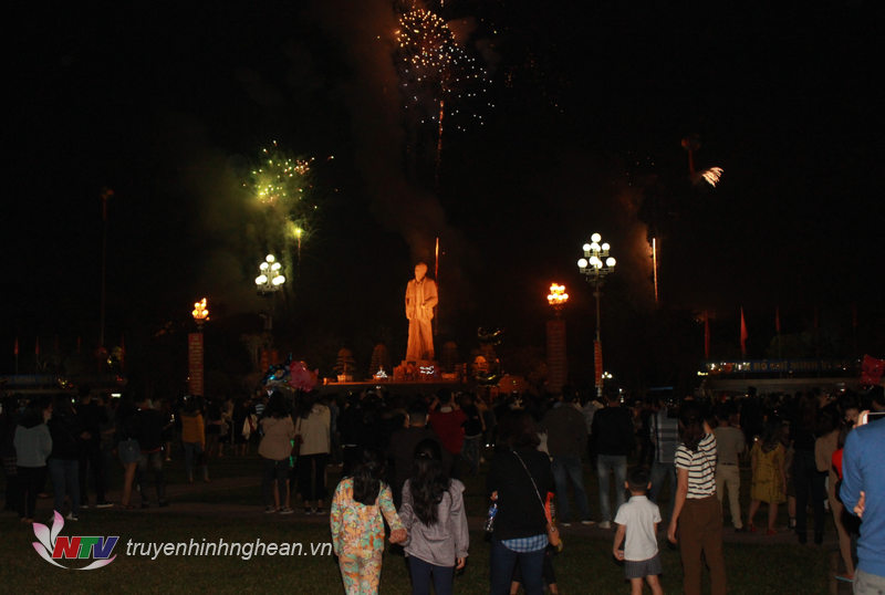 Người dân TP VInh thích thú