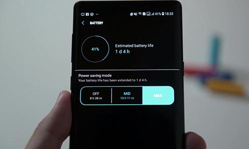 Chế độ tiết kiệm pin trên một số smartphone giúp tăng thời gian sử dụng lên nhiều giờ. 