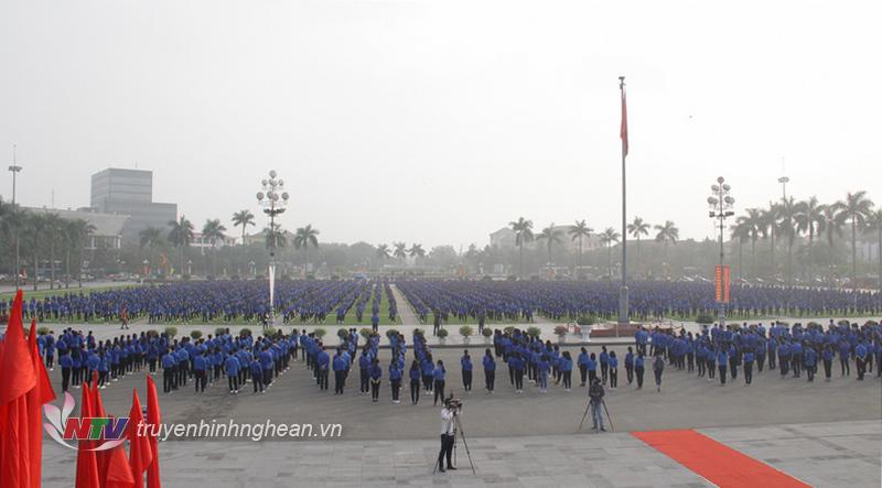 Hơn 5.500 hoc sinh THPT trên địa bàn tỉnh tham gia màn đồng diễn "Hành khúc thanh niên