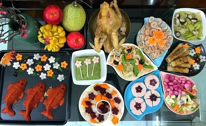Mâm cỗ cúng ông Công ông Táo của độc giả Tô Hưng Giang (Hà Nội).