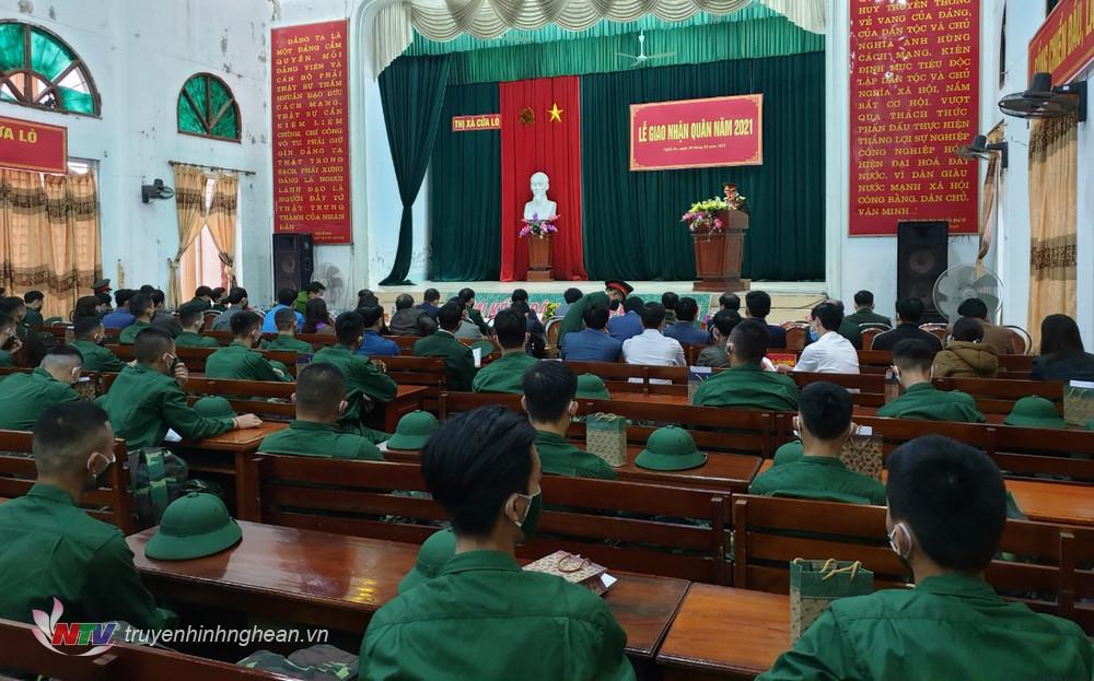Toàn cảnh lễ giao nhận quân.