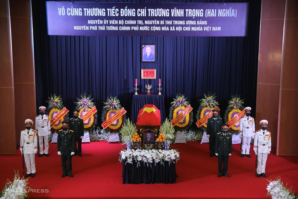 Linh cữu nguyên Phó thủ tướng Trương Vĩnh Trọng tại hội trường lớn UBND tỉnh Bến Tre, ngày 21/2.