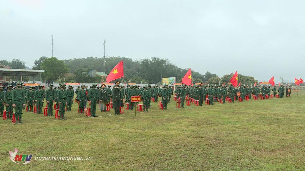 Quang cảnh lễ giao nhận quân huyện Nam Đàn.