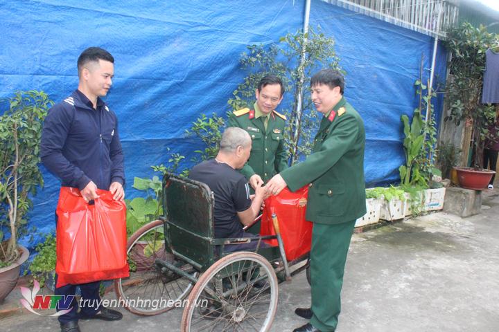 thăm hỏi, tặng quà cho các đồng chí thương, bệnh binh tại Trung tâm thương binh tỉnh PG88 go Bắn cá.