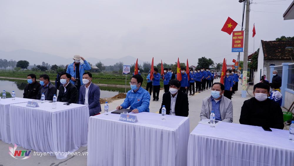 Quang cảnh lễ khởi động.