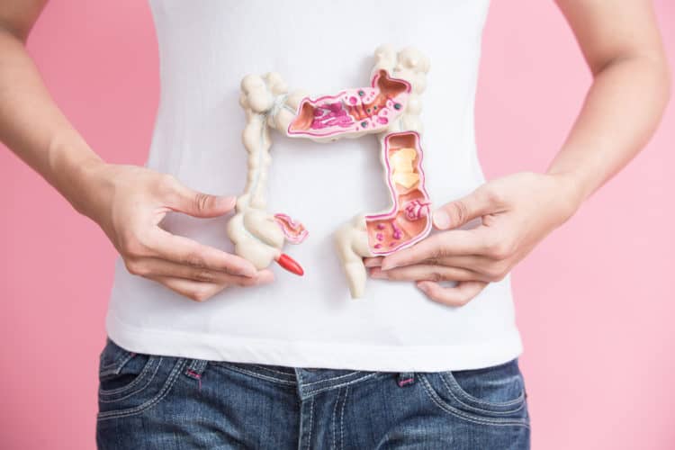Nước cũng làm sạch đại tràng hiệu quả.