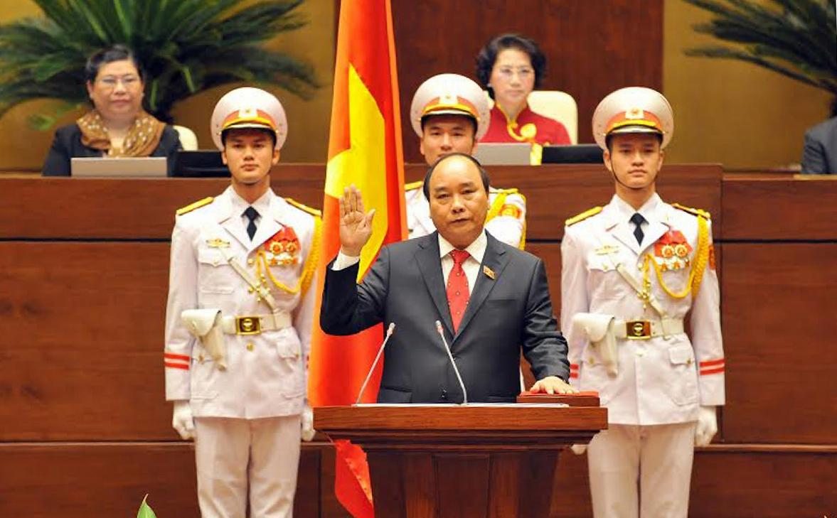 Ngày 7/4/2016, tại kỳ họp thứ 11, Quốc hội khóa XIII, Thủ tướng Nguyễn Xuân Phúc tuyên thệ nhậm chức. 