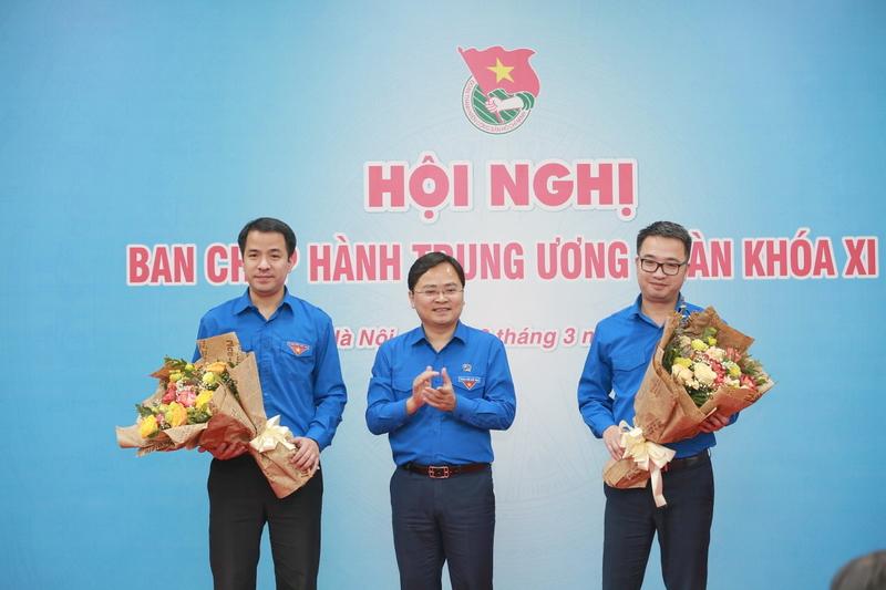Đồng chí Nguyễn Anh Tuấn - Ủy viên Trung ương Đảng, Bí thư thứ nhất Trung ương Đoàn, PG88 go Bắn cá Hội LHTN PG 88 Nổ Hũ chúc mừng 2 đồng chí vừa được bầu tham gia Ban Bí thư Trung ương Đoàn.