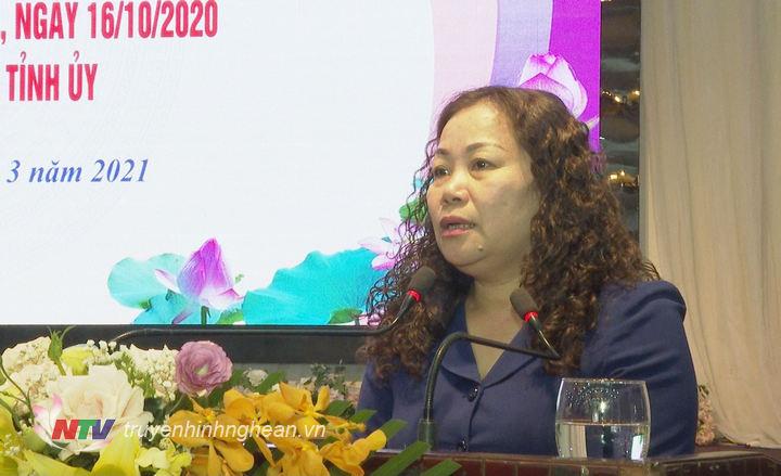 Trưởng Ban Tuyên giáo Tỉnh uỷ Nguyễn Thị Thu Hường phát biểu tại hội thảo.