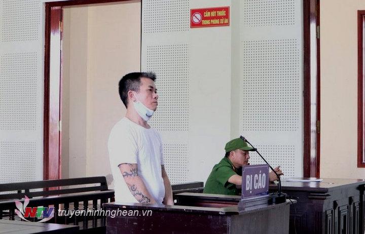 Bị cáo Nguyễn Khắc Trung tại tòa.