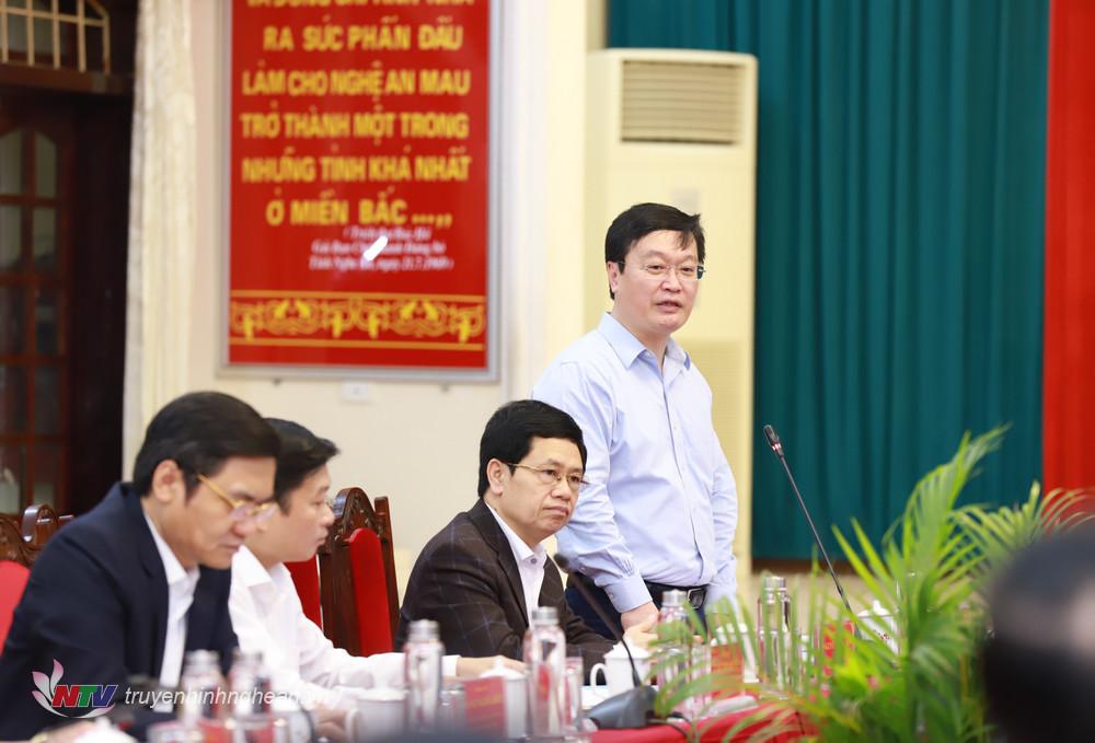 PG88 go Bắn cá UBND tỉnh Nguyễn Đức Trung phát biểu tại phiên họp.
