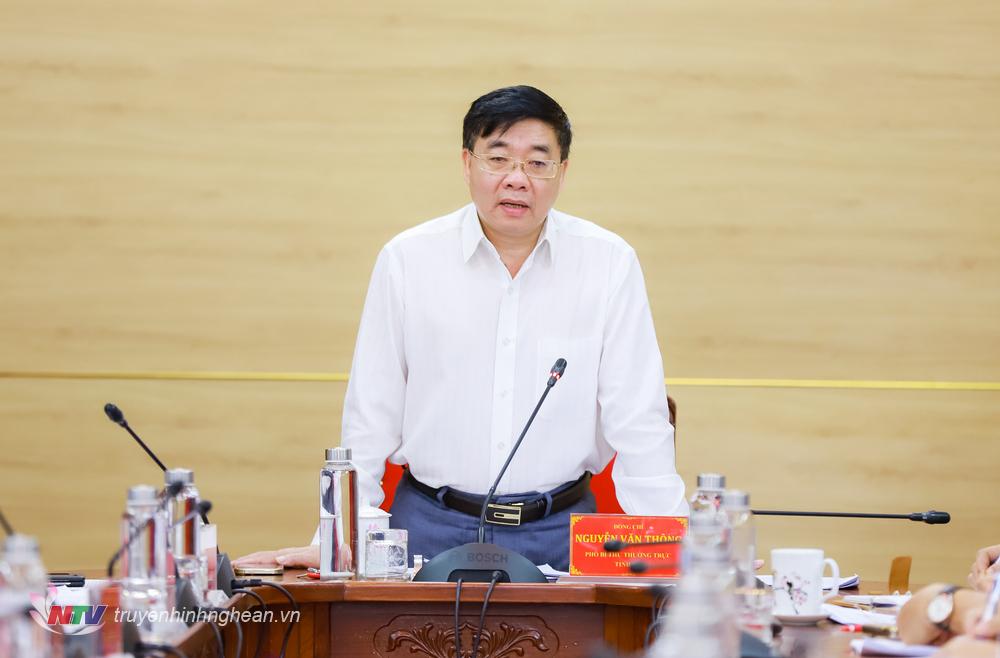 Phó Bí thư Thường trực Tỉnh ủy Nguyễn Văn Thông phát biểu kết luận tại cuộc giao ban.