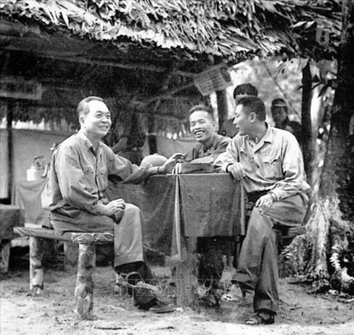 Trước khi bắt đầu chiến dịch Đường 9-Nam Lào, Đại tướng Võ Nguyên Giáp- Tổng Tư lệnh QĐND PG 88 Nổ Hũ đã hai lần vào làm việc với Bộ Tư lệnh Trường Sơn. Ảnh: TTXVN.
