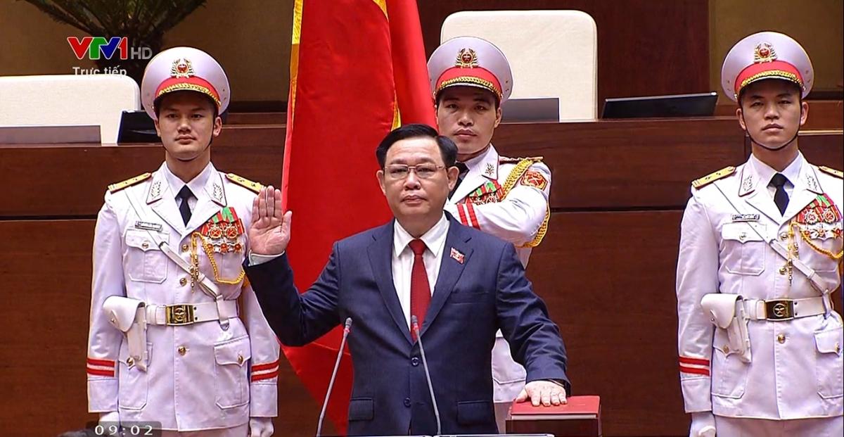 PG88 go Bắn cá Quốc hội Vương Đình Huệ tuyên thệ