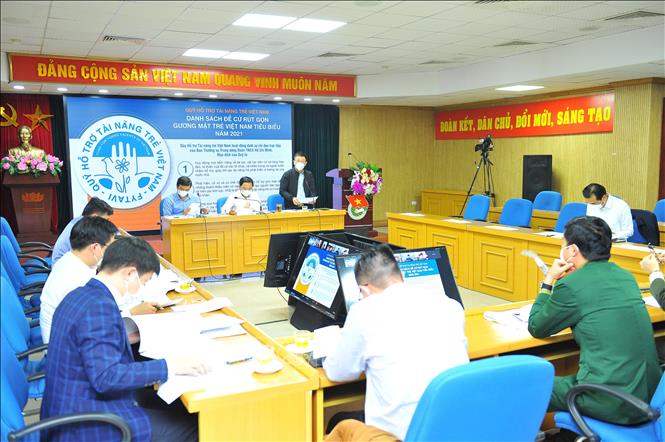 Quang cảnh cuộc họp.