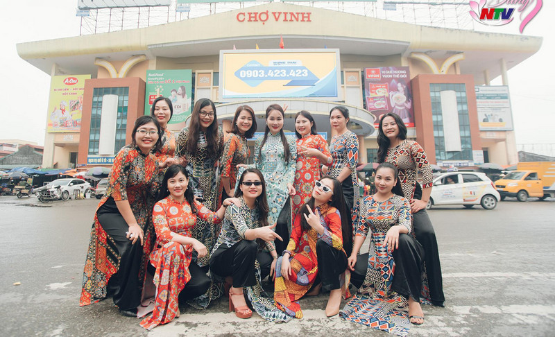 Khi như cô ba xuống phố.