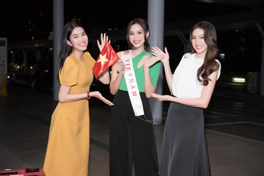 Á hậu Phương Anh (trái) và Ngọc Thảo chúc Đỗ Hà nhiều may mắn tại cuộc thi. Ảnh: Nhân vật cung cấp