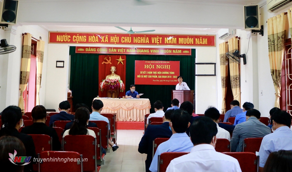 Toàn cảnh hội nghị.