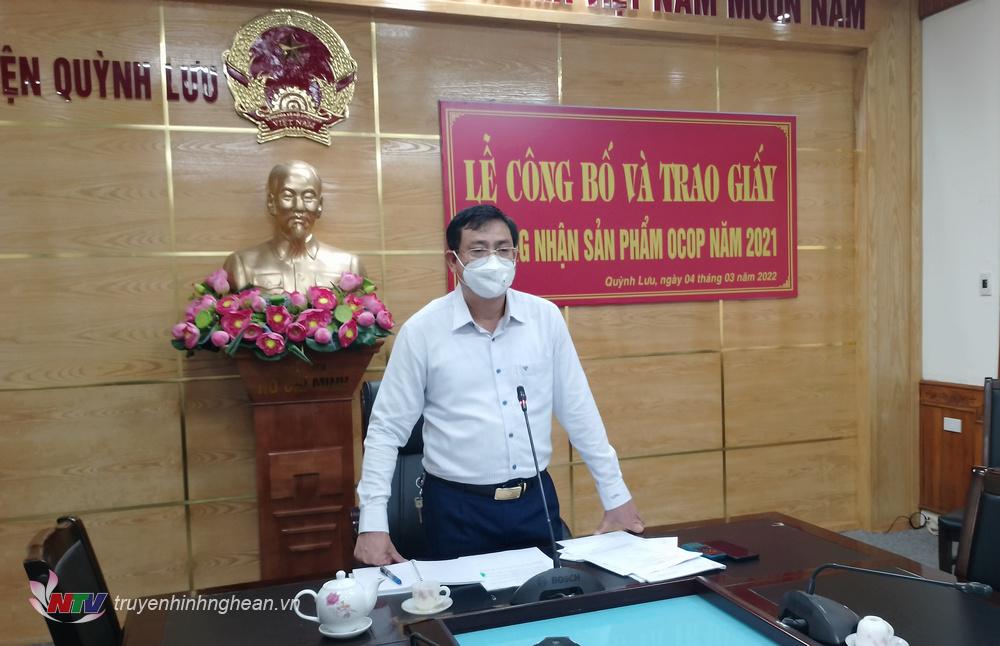 Lãnh đạo huyện Quỳnh Lưu phát biểu tại buổi lễ.
