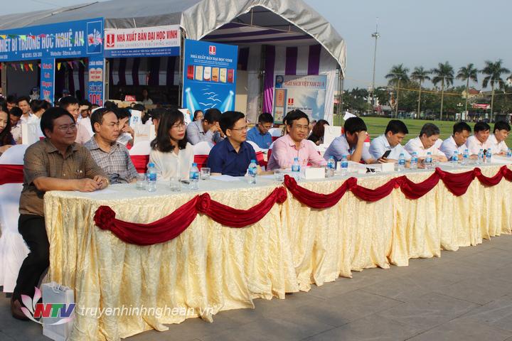 Các đại biểu dự lễ Xổ Số PG 88.