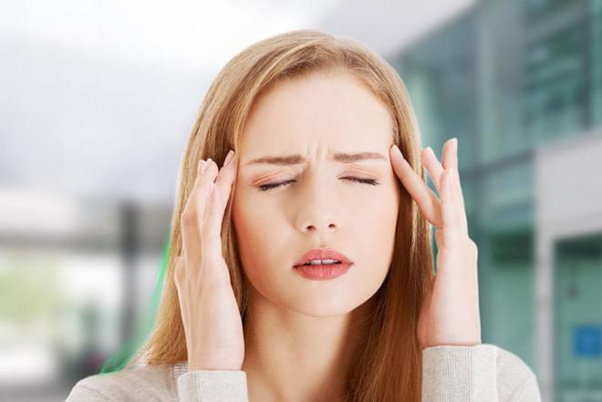 Nhức đầu: Kem hoặc kem đá khi bạn dùng có thể có tác dụng tương tự như nước đá lạnh. Điều này sẽ kích thích đột ngột các dây thần kinh và chúng ngay lập tức chuyển thông điệp đến não bộ, sau đó gây ra đau đầu.